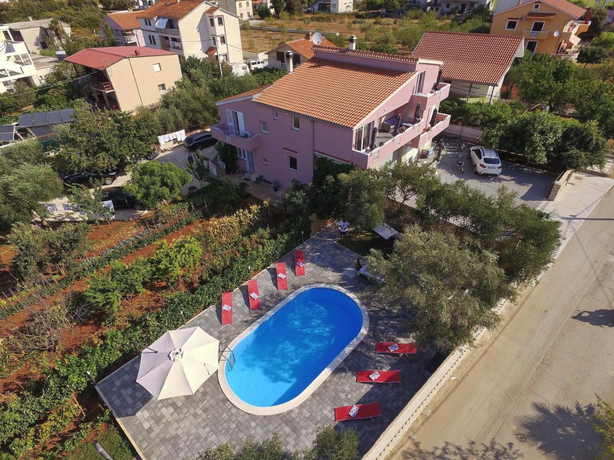 Apartment With Private Pool Sukošan Dış mekan fotoğraf